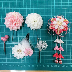 七五三 髪飾り 3歳 7歳 753 つまみ細工 浴衣 着物 小物 鈴 白 ピンク キッズ 子ども 6枚目の画像