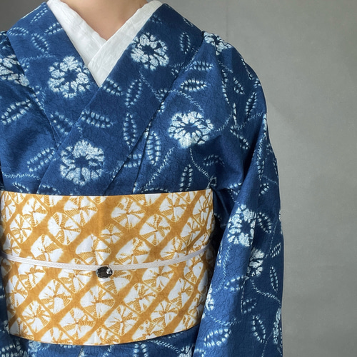 色彩綺麗な着物 絞り風藍色花柄着物 着物 花鹿 kajika 通販 19657332｜Creema(クリーマ