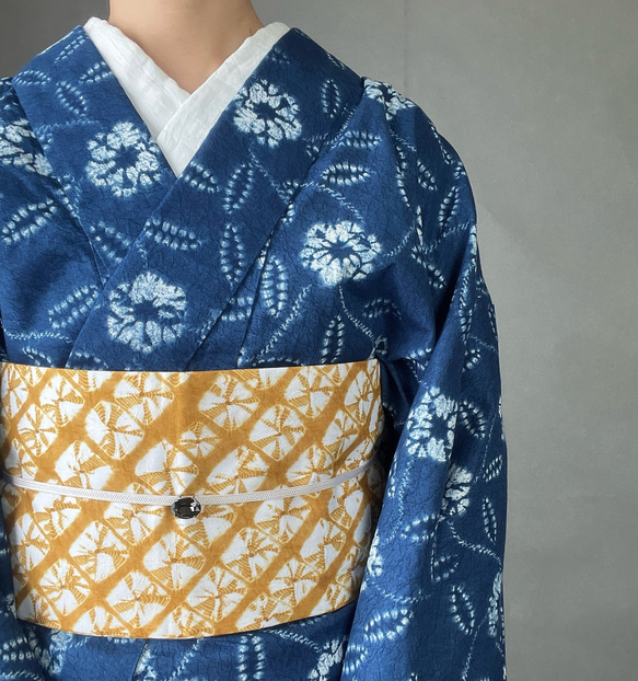 絞り風藍色花柄着物 着物 花鹿 kajika 通販 19657332｜Creema(クリーマ