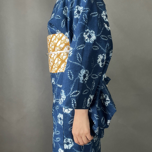 絞り風藍色花柄着物 着物 花鹿 kajika 通販 19657332｜Creema(クリーマ