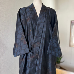 着物リメイク 本場大島紬 作務衣 商標有　お洒落上衣　現品限　シルク上着 大島紬 着物リメイク 作務衣 白大島 現品限り シルク上衣 その他