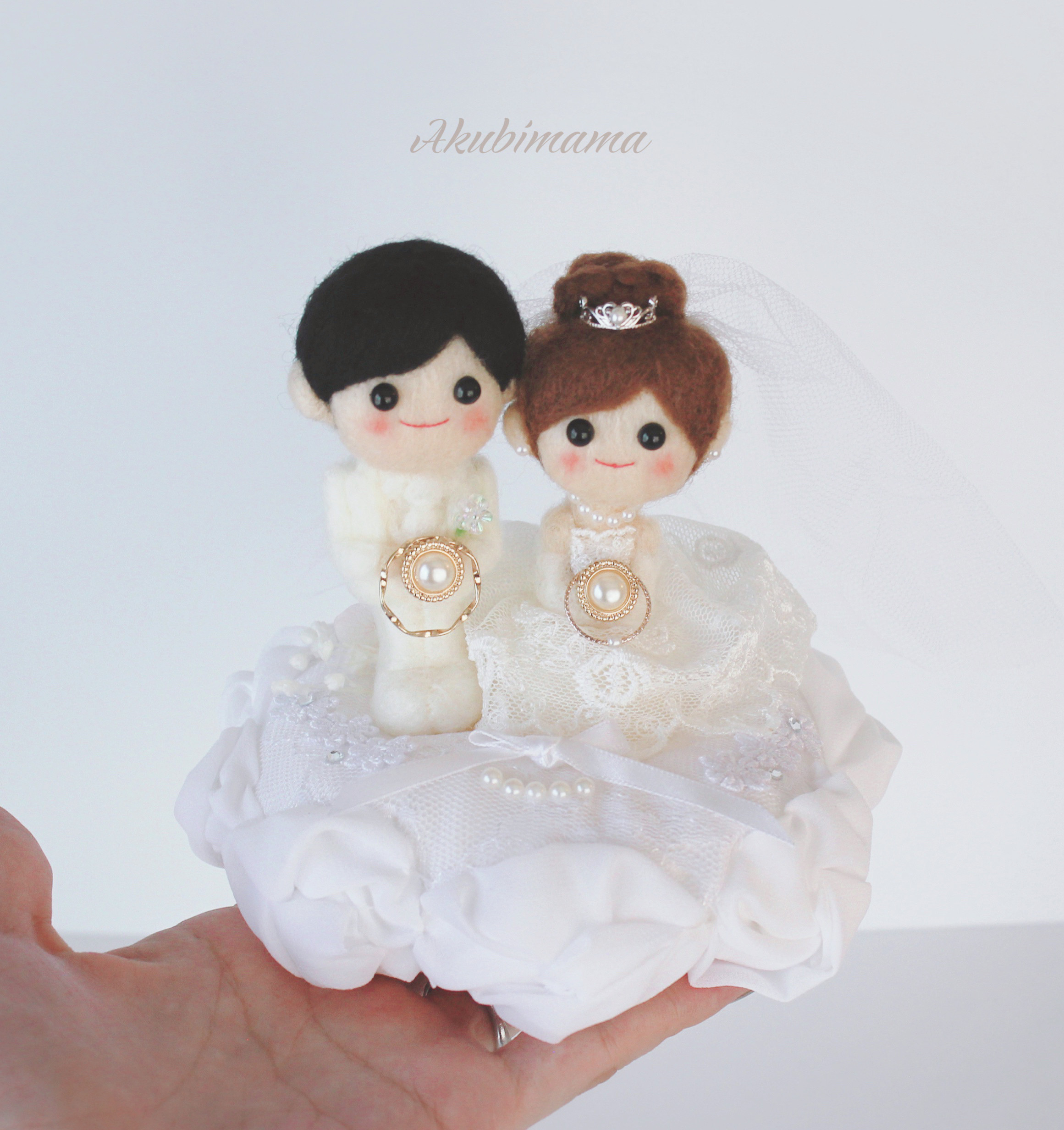 受注製作☆ウェディングドールが乗ったリングピロー　指輪　結婚式　ウェディング　ウェルカムスペース　結婚祝い