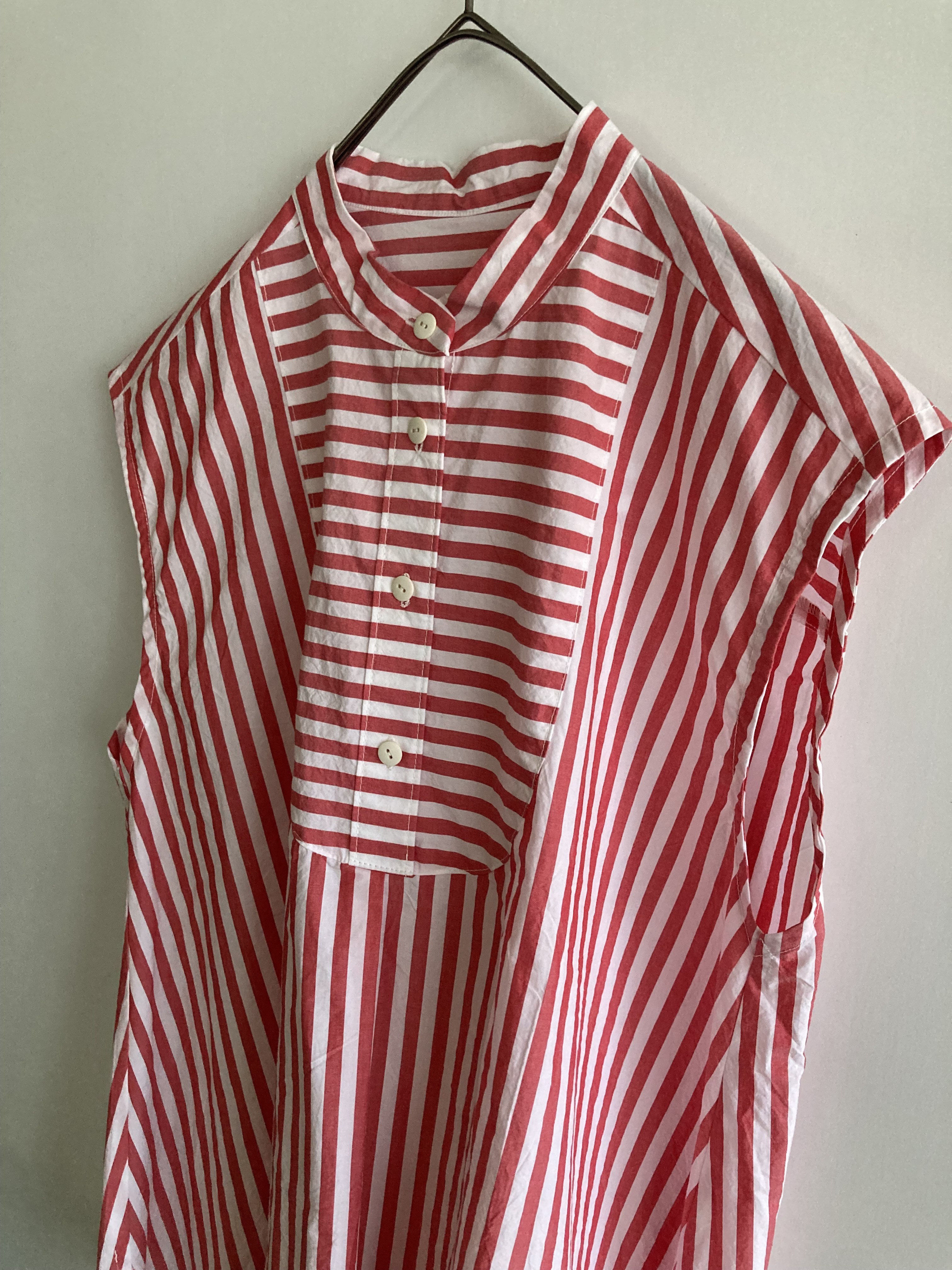 ノースリーブブラウス