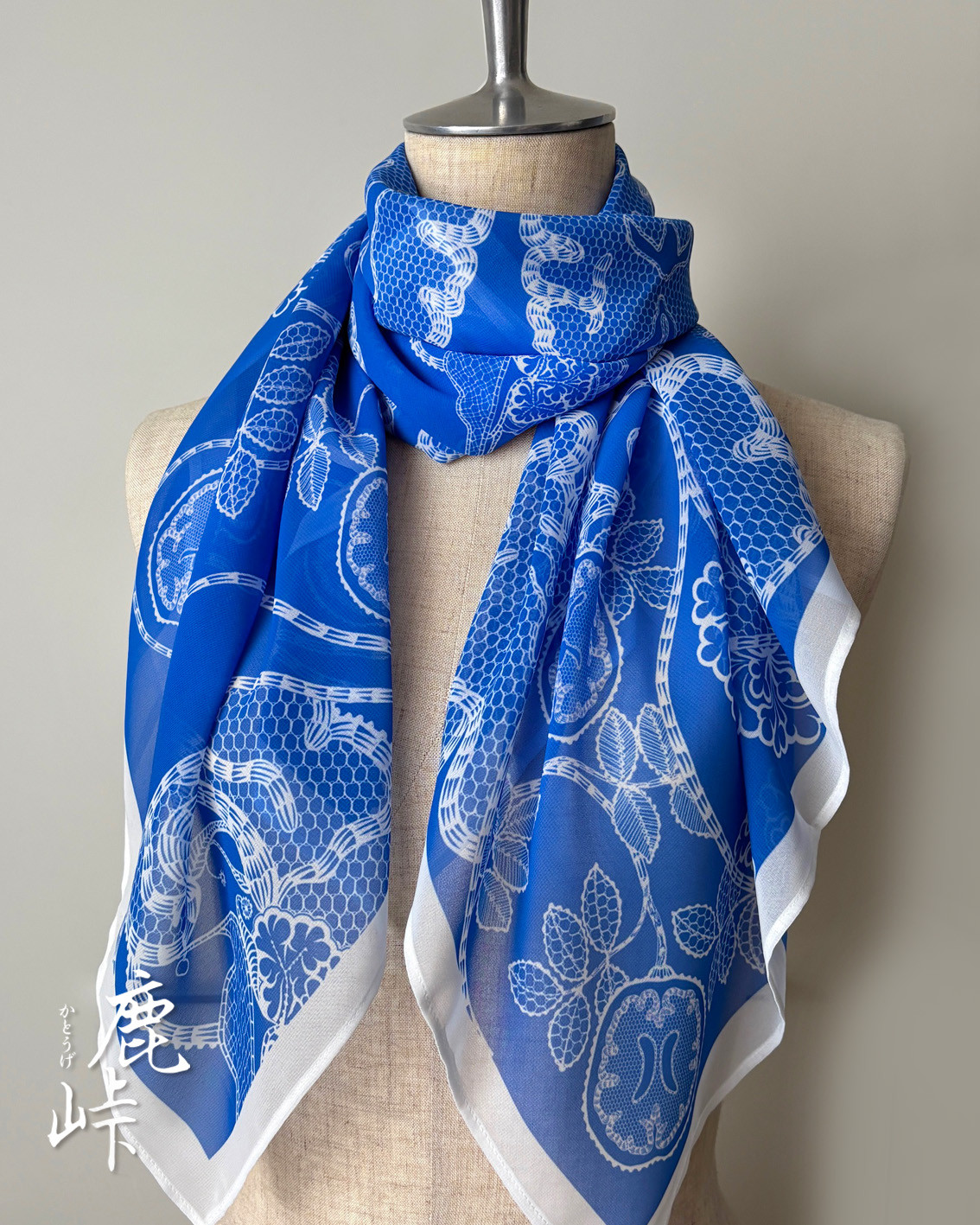 脳柄スカーフ Botanical Cortex – 藍 / Indigo Jelly(白ライン×藍)