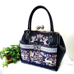 ジョリーフルールの「ガバッと開くスクエアバック(小)」 ショルダー