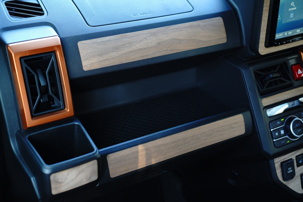 ダイハツ タフト インパネ 天然木ステッカー ウォールナット リアルウッド 突板