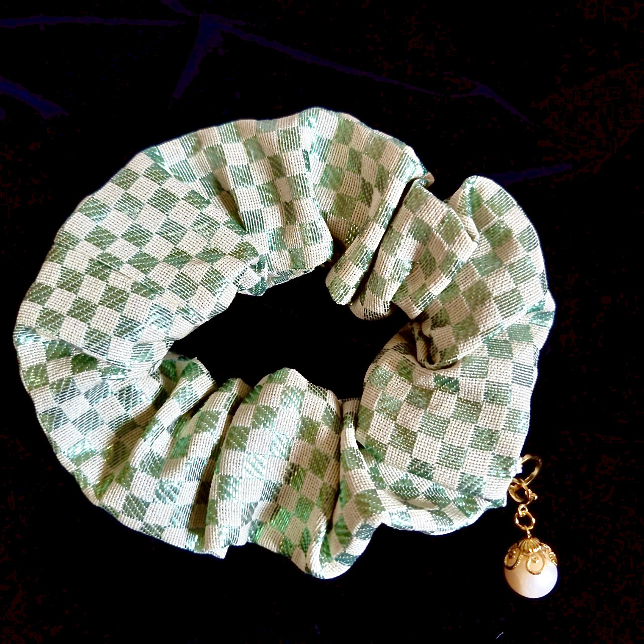 華やか和風シュシュ淡水パール付き❀西陣織ベージュ色地に翡翠市松模様　S40