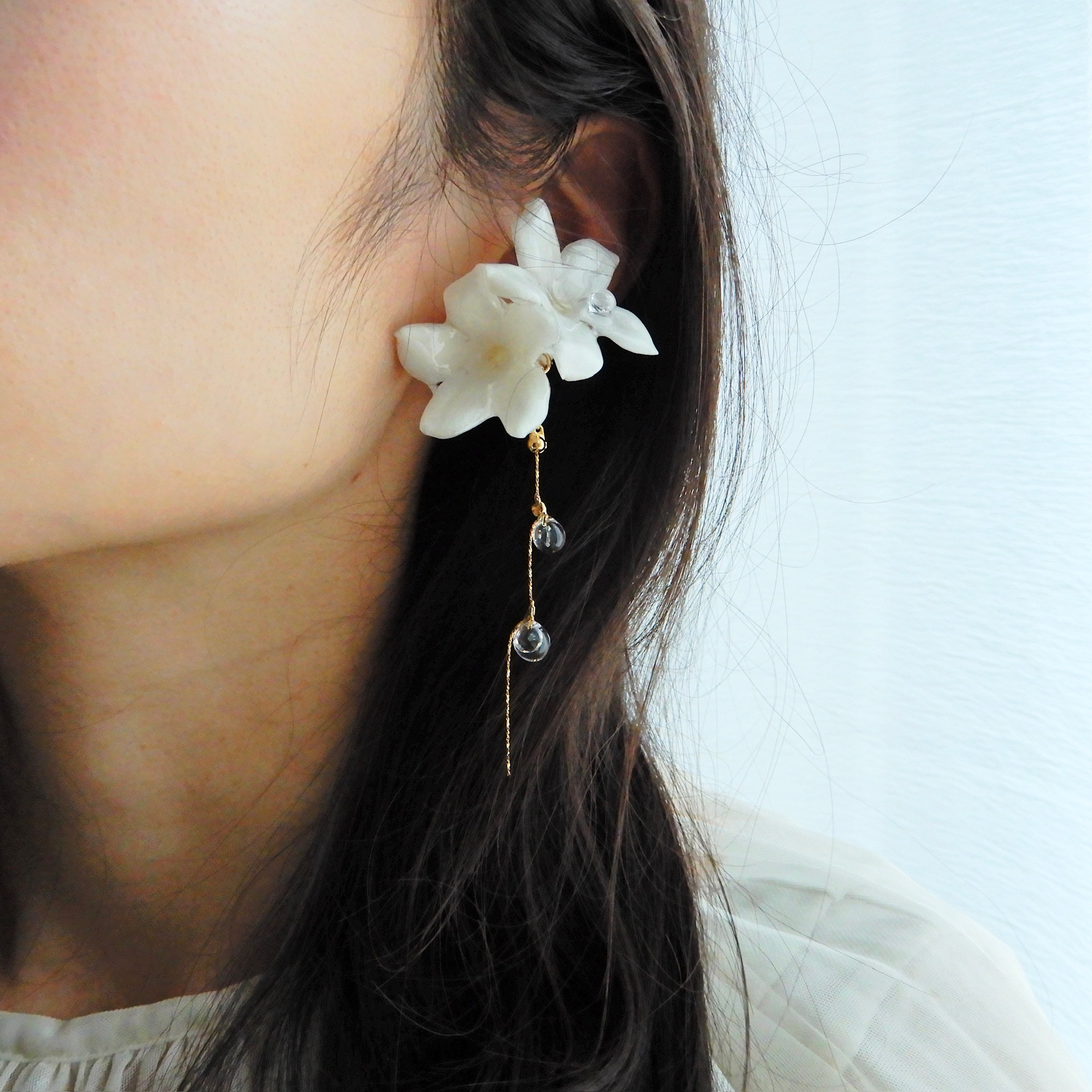 【片耳】雫煌めく2輪のジャスミン✴︎ジルコニアの雫〜2wayイヤーカフ