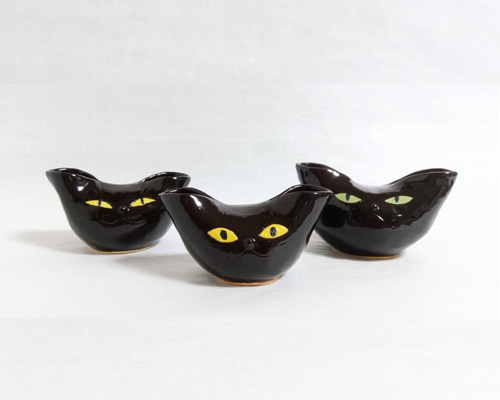 黒猫の花差し 陶器 花瓶 花器 クロネコ 一輪挿し・花瓶・花器 粘土工房