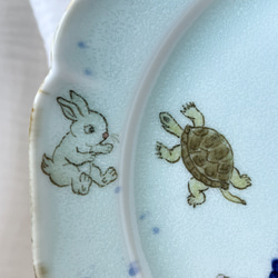 ❤️チコロット❤️すべて手描き❤️染付け❤️メイン皿❤️ワンプレート❤️童話❤️うさぎとかめ❤️ずしっと重め❤️大皿 11枚目の画像
