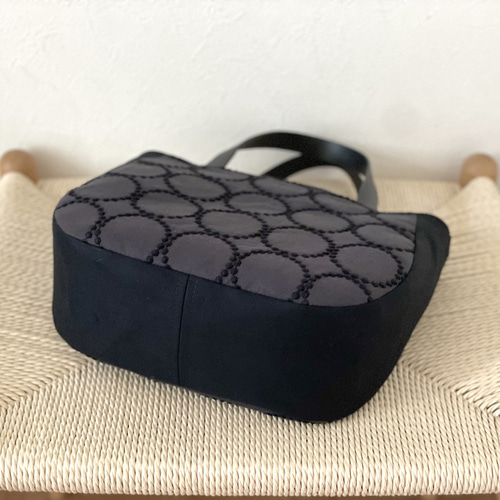 ⚮̈ミナペルホネン mottoかくれんぼトート tambourine チャコール