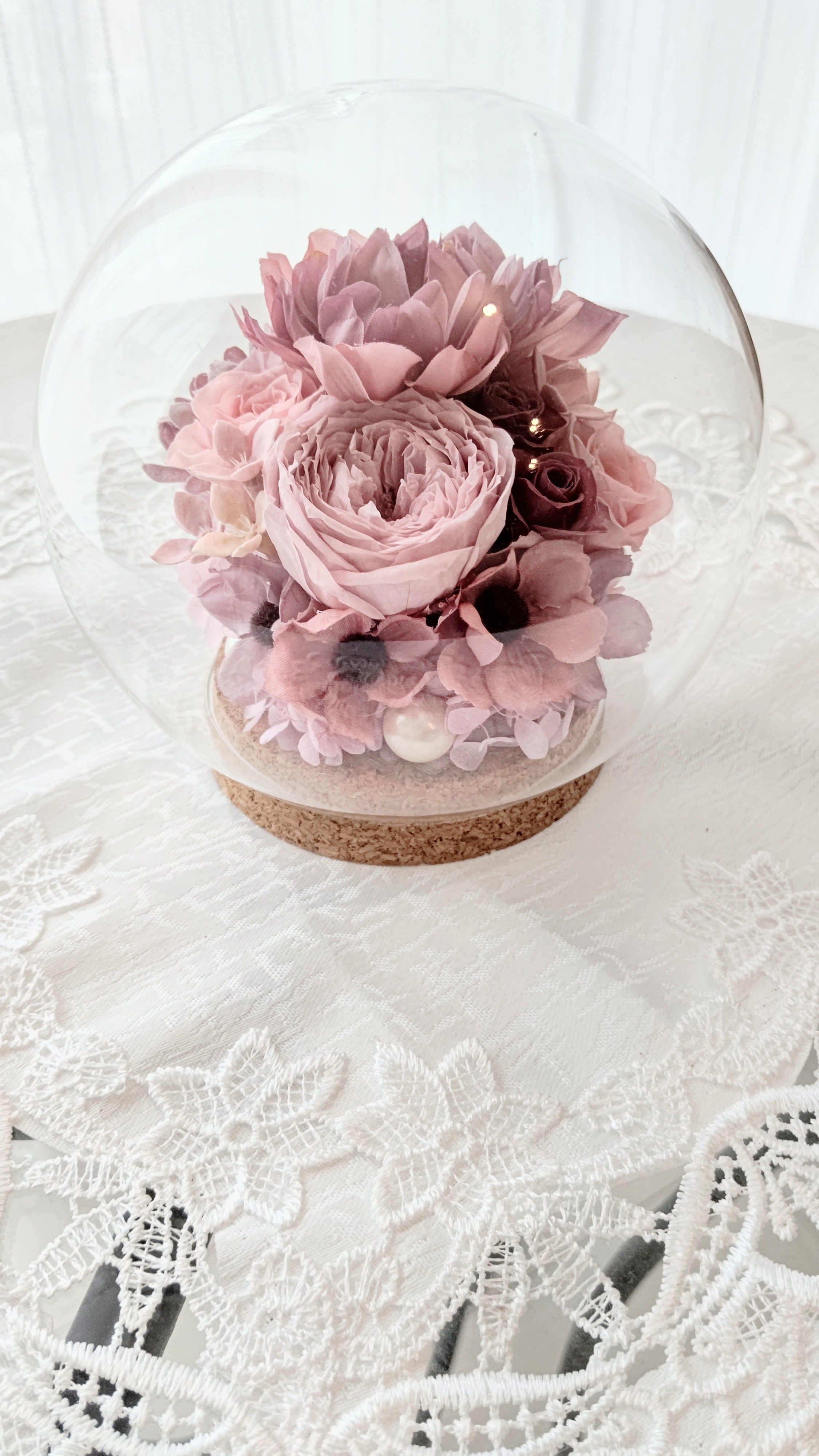 まんまるガラスド一ムのころりん♫シャビーシックアレンジ～プリザーブドフラワー＆アーティフィシャルフラワー