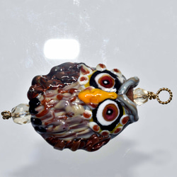 コンちゃん専用　フクロウのトンボ玉　ガラスのジュエリー　ペンダントトップ（11770-500）作家物一点物 5枚目の画像