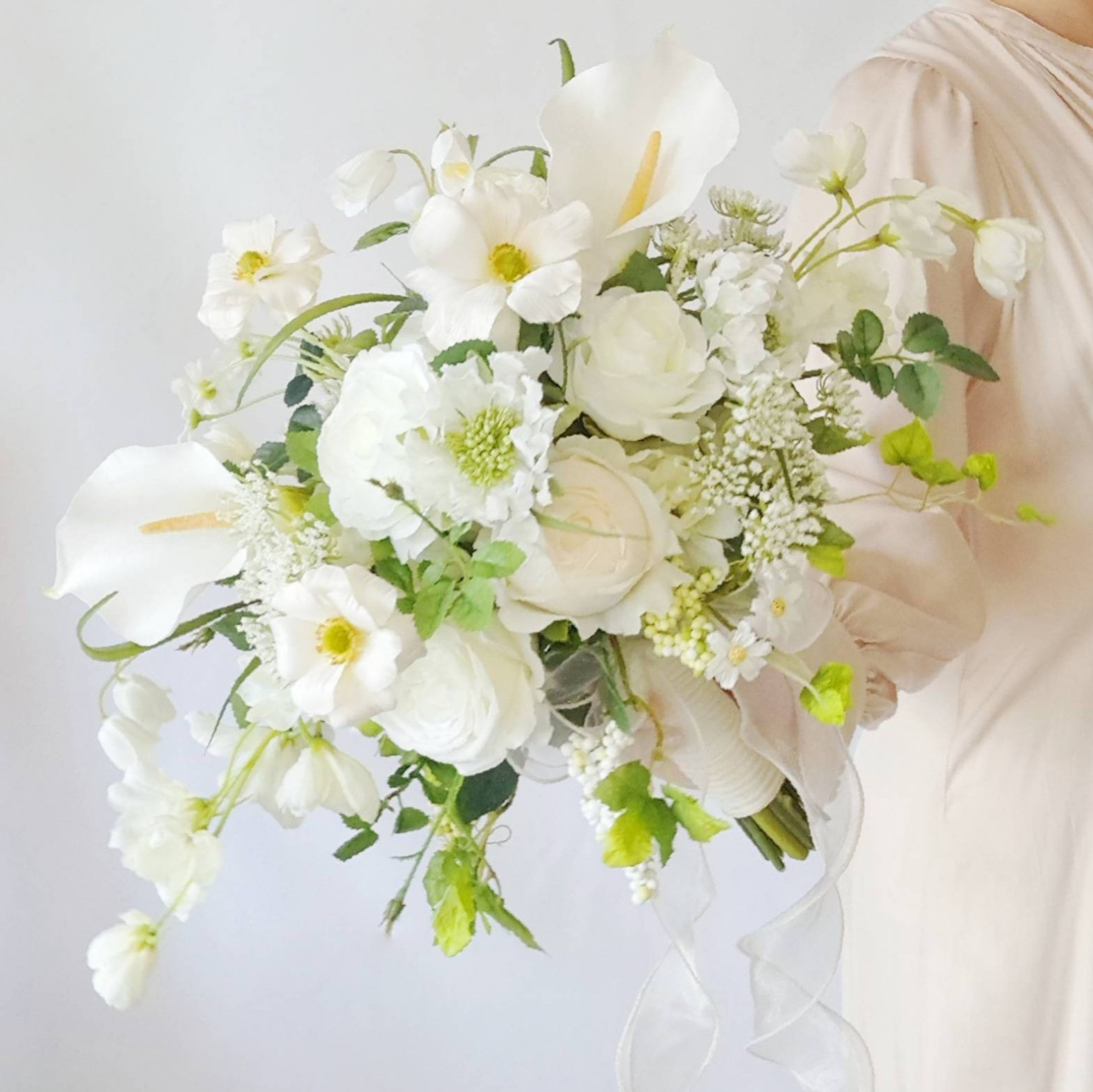 ホワイトカラーリリーとローズのウェディングブーケ&ブートニア❀アーティフィシャルフラワーブーケ❀クラッチブーケ❀