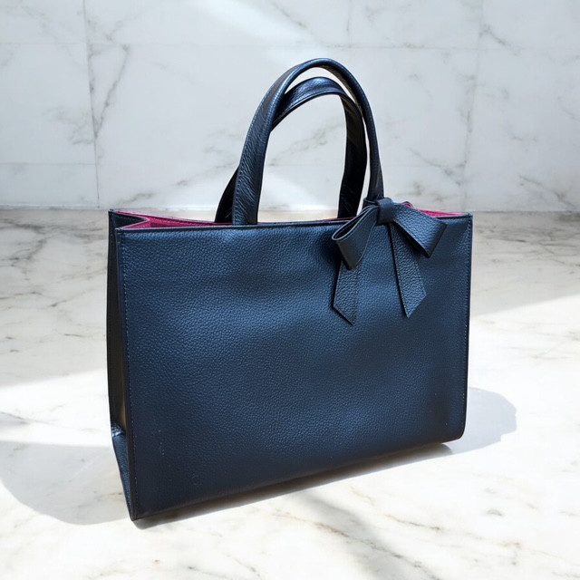 【日本製】本革シュリンクレザー A4対応トート 軽量約650ｇ 取外し可能リボン付き ブラック