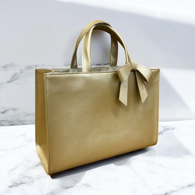 【日本製】本革シュリンクレザー A4対応トート 軽量約650ｇ 取外し可能リボン付き シャンパンゴールド 11,310円