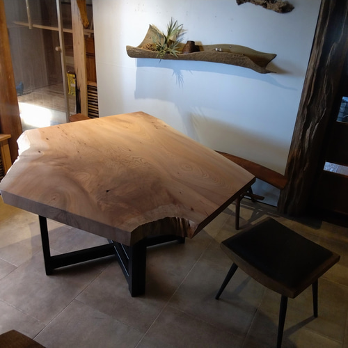 [即購入OK] 耳付き一枚天板　欅　匠仕様ダイニングテーブル　新品未使用　無垢材 欅・変形一枚板 〜テーブル天板材〜 ダイニングテーブル みき 通販