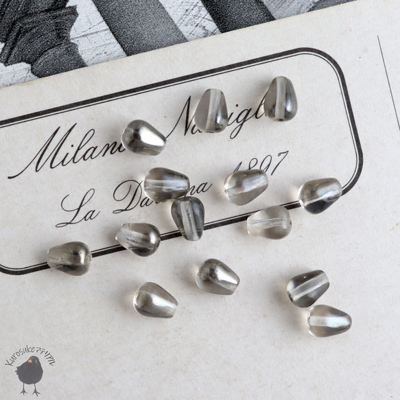 ビーズ・涙型ガラスビーズ グレイ 5x6ｍｍ[12個セット] GB-57 1枚目の画像