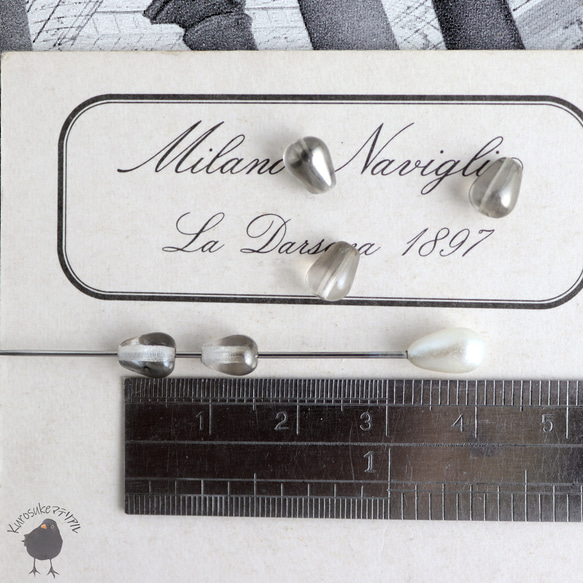 ビーズ・涙型ガラスビーズ グレイ 5x6ｍｍ[12個セット] GB-57 3枚目の画像