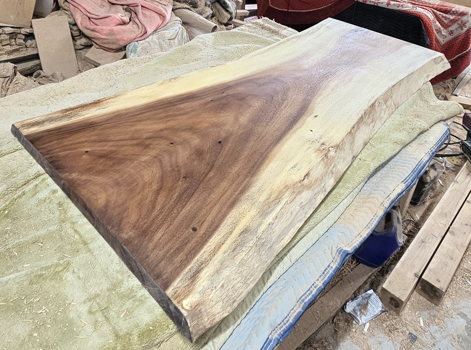 モンキーポッド　一枚板　ダイニング　テーブル　リビング　おしゃれ　ウォールナット