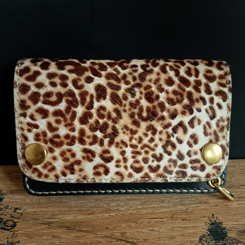 ハラコ ヒョウ柄】 ミドルトラッカーウォレット TWM-01 その他ミニ財布
