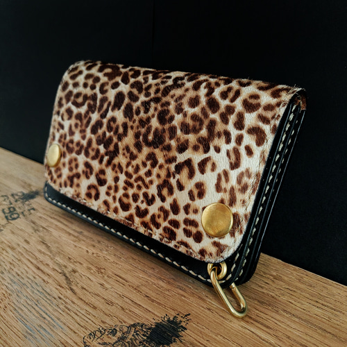 ハラコ ヒョウ柄】 ミドルトラッカーウォレット TWM-01 その他ミニ財布