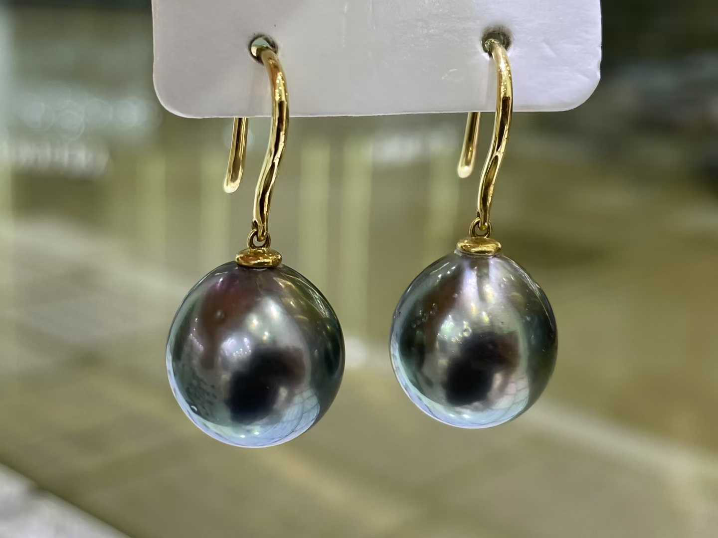 【高級】黒蝶真珠　大振りフックピアスk18　4103