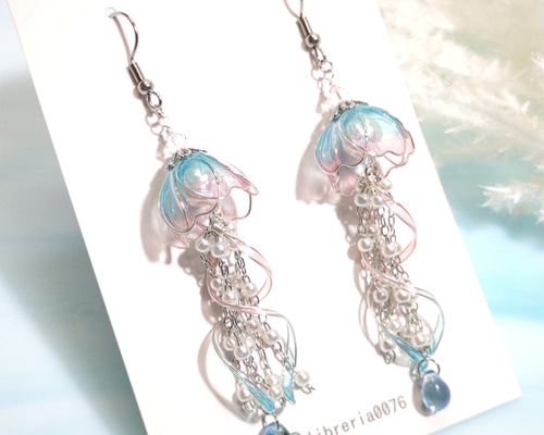 くらげのピアス 【水色×ピンク】 N1772 ピアス（フック