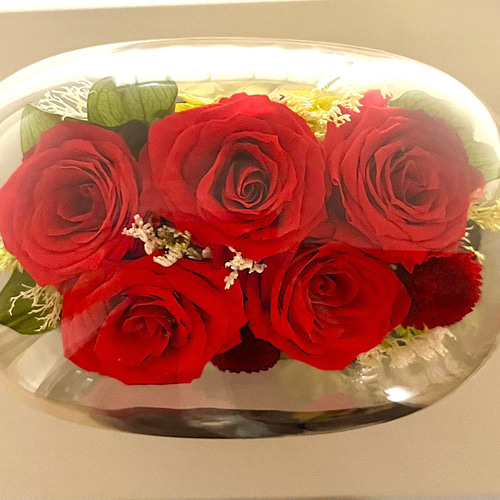 お祝い　誕生日　ギフト　プリザーブドフラワーアレンジ　赤いバラ　フラワーアレンジ 赤いバラのプリザーブドフラワー フレーム フラワー