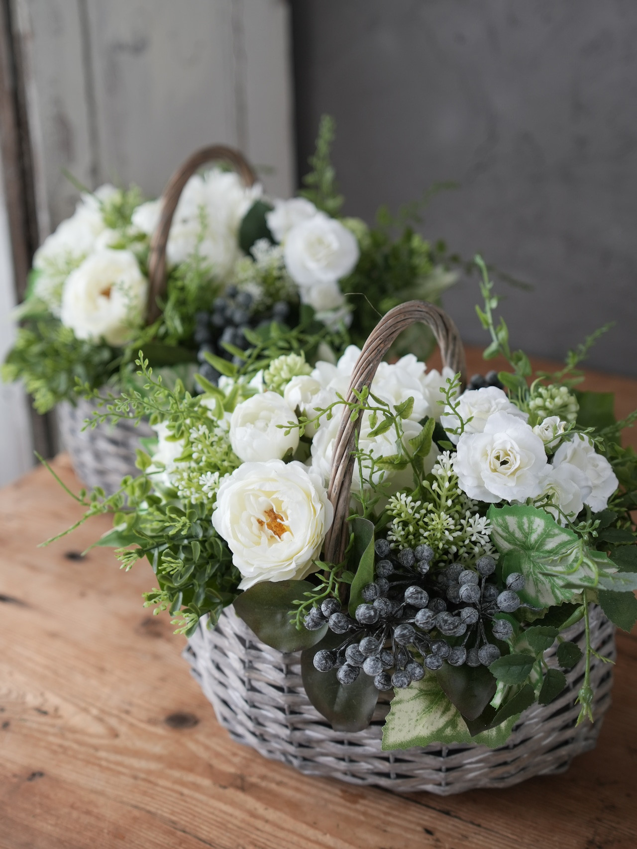 可愛いが続くバスケットアレンジメント