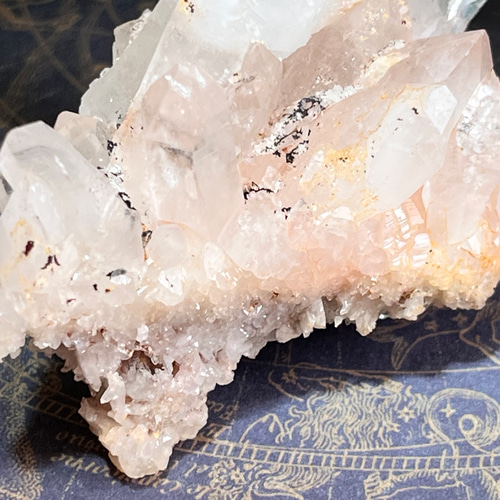 曲がり水晶　カーブド ヒマラヤ ピンククリスタル　クラスター　原石 曲がり水晶 カーブド ヒマラヤ ピンククリスタル クラスター
