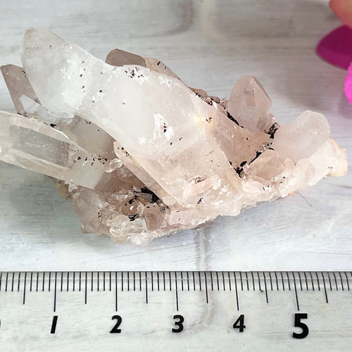 曲がり水晶 カーブド ヒマラヤ ピンククリスタル クラスター