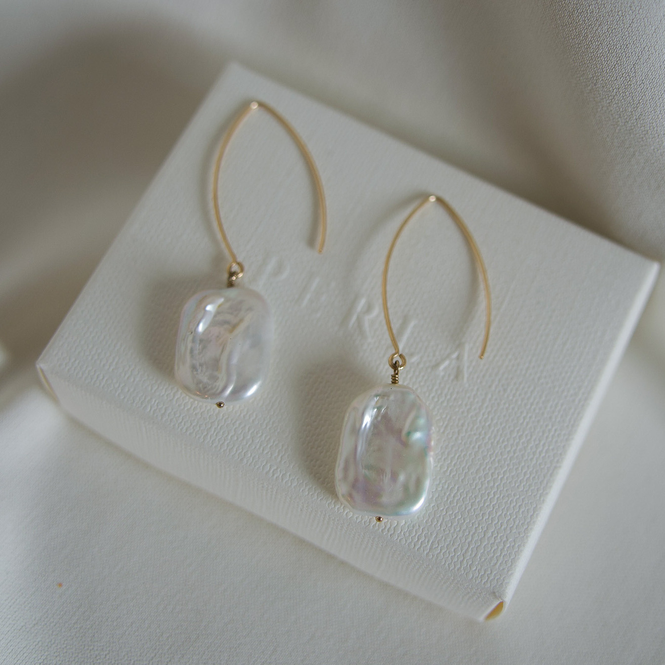 レクタングルパールピアス