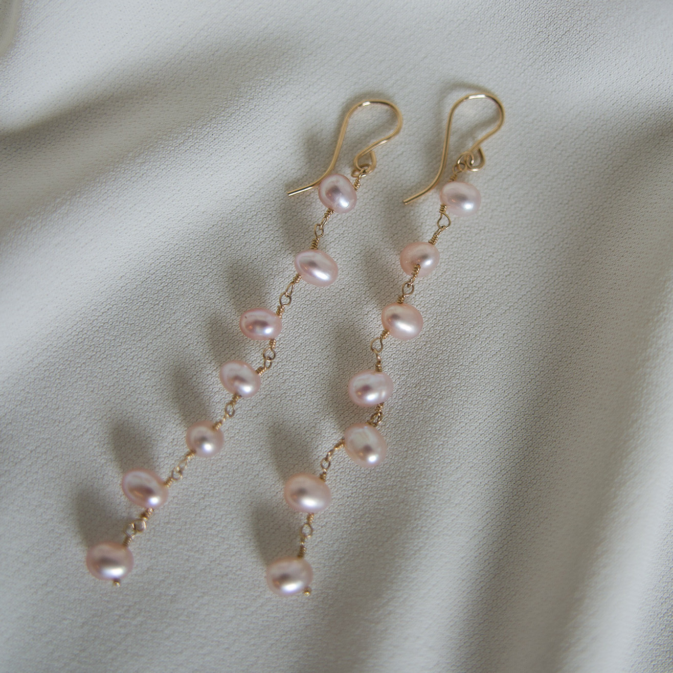 ナチュラルピンクパールロングピアス｜イヤリング