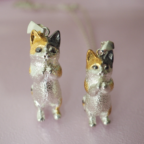 猫の顔 ペンダントヘッドとピアスセット お願いBig猫Silverペンダントトップ ネックレス・ペンダント