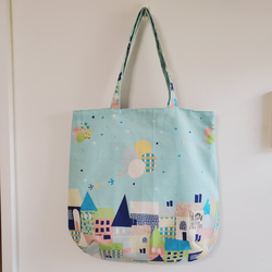 「北欧カラーのトートバッグ。」 パッチワーク ハンドメイド テシゴト雑貨 パッチワーク♪トートバッグ♪北欧フラワー＆デニム♡ トート