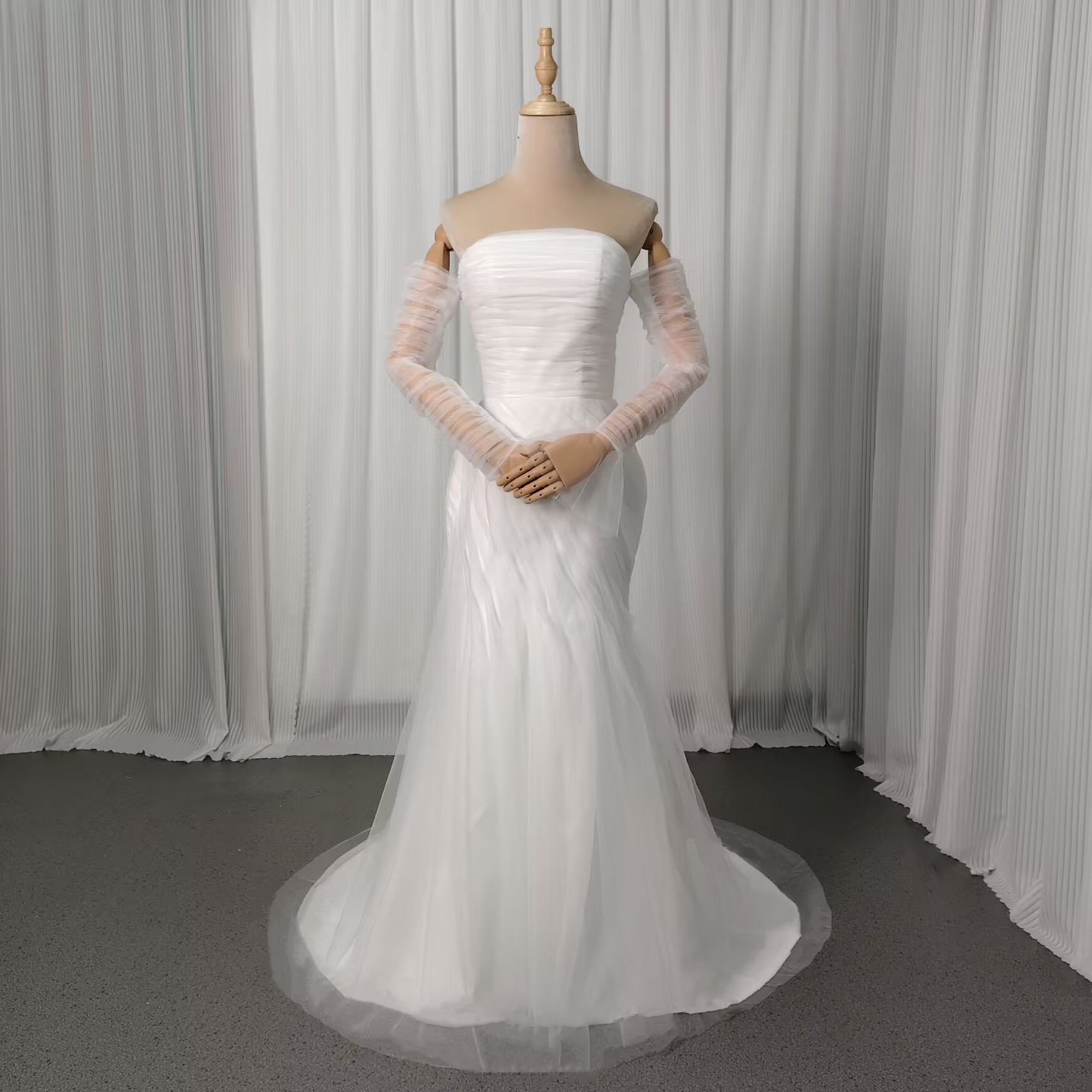 送料無料！ウェディングドレス ロングスリーブ ハンドドレープ マーメイドライン ベアトップ ソフトチュール  ブライダル