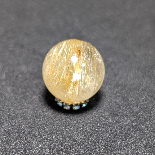 金色が美しい ゴールドタイチンルチル 13ミリ 極太金針水晶 粒売り 貫通穴あり 金色が美しい ゴールド タイチンルチル 13ミリ 極太金針入り水晶