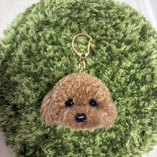 うるうるトイプードル ポンポン毛糸キーホルダー＊薄茶 ぬいぐるみ
