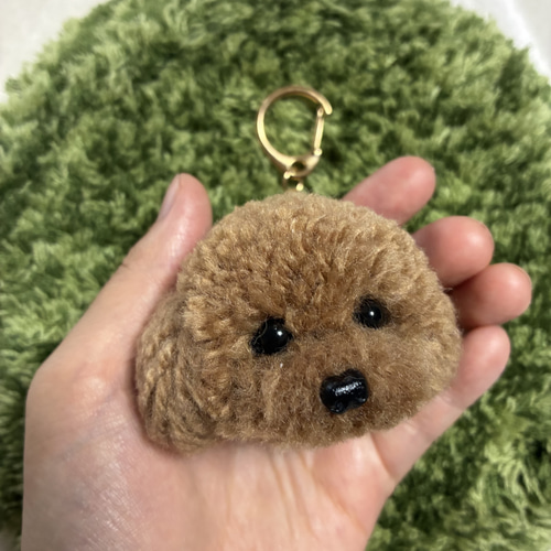 うるうるトイプードル ポンポン毛糸キーホルダー＊薄茶 ぬいぐるみ