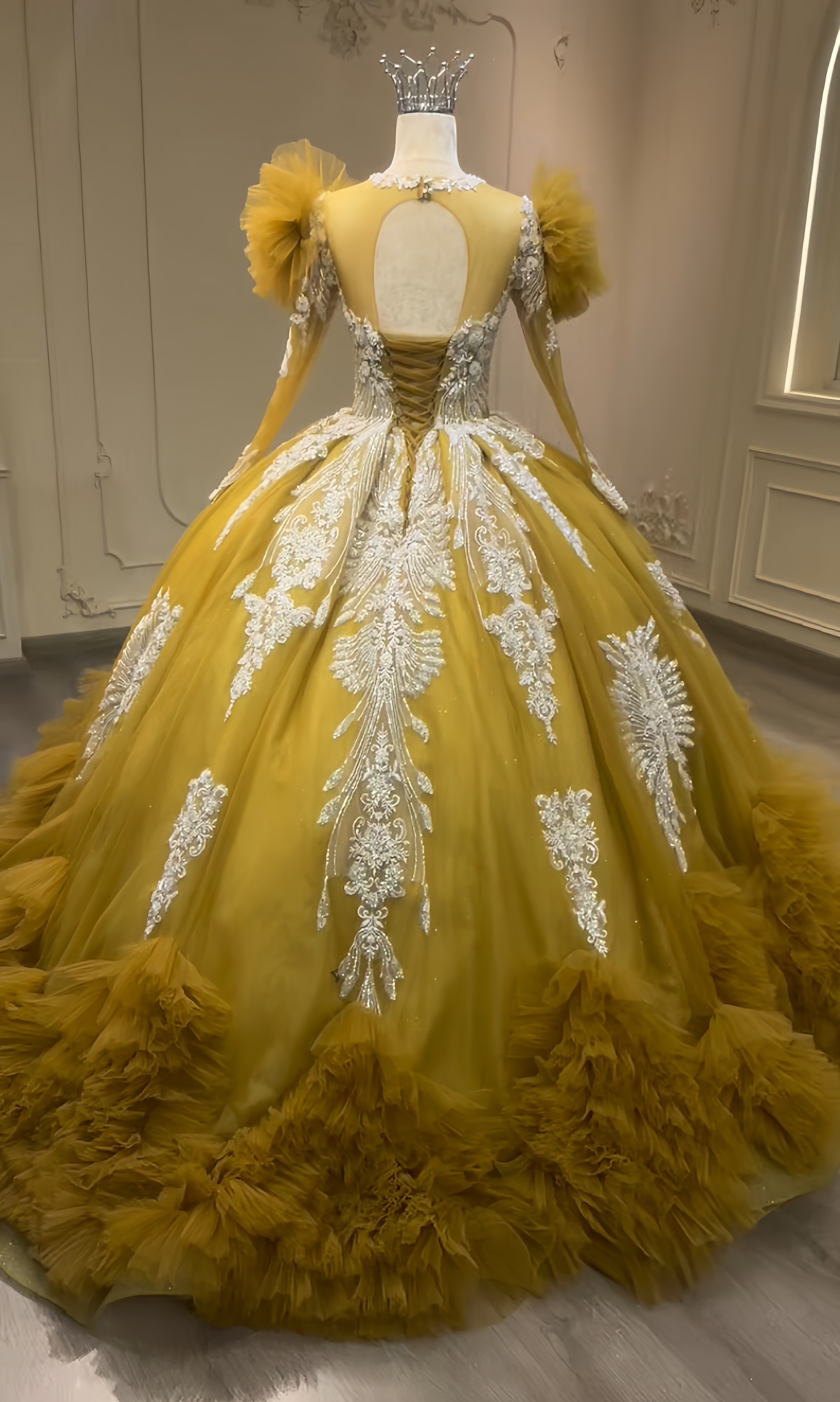 新着商品山吹色　カラードレス　美しいレース　ギャザースカート　長袖　シーズルー袖　パーティードレス　オーダー可能前撮り