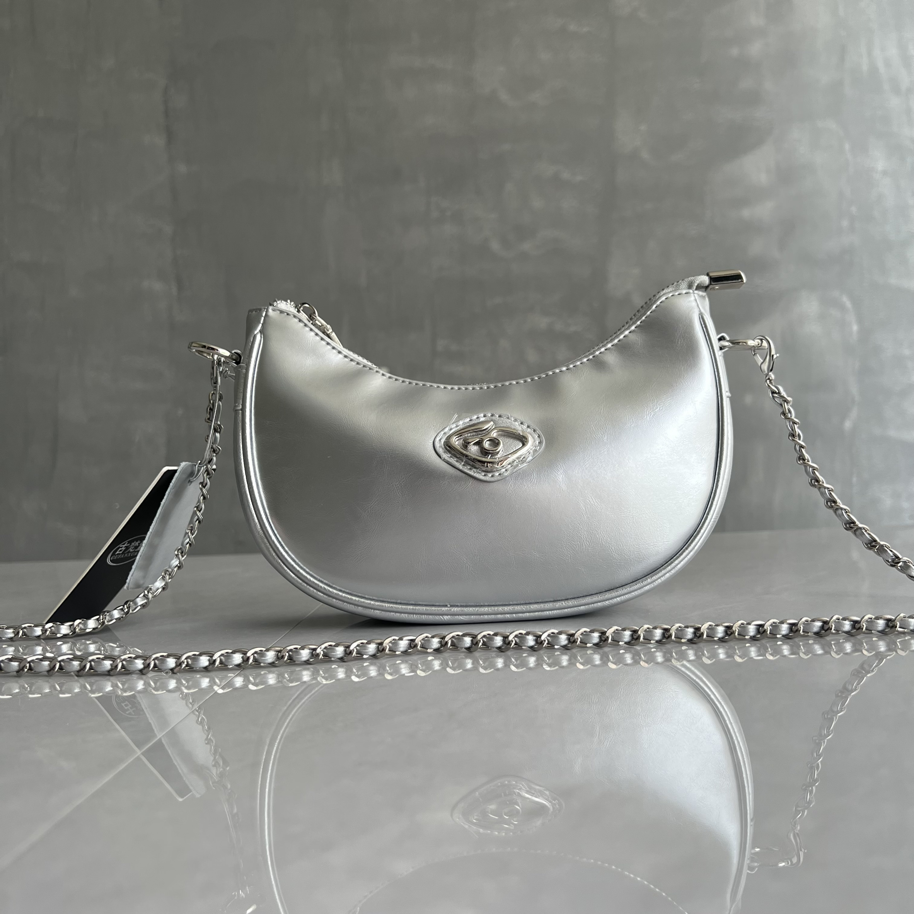 高品質手編み牛革チェーンバッグがトレンドワンショルダーショルダーバッグにぴったりです