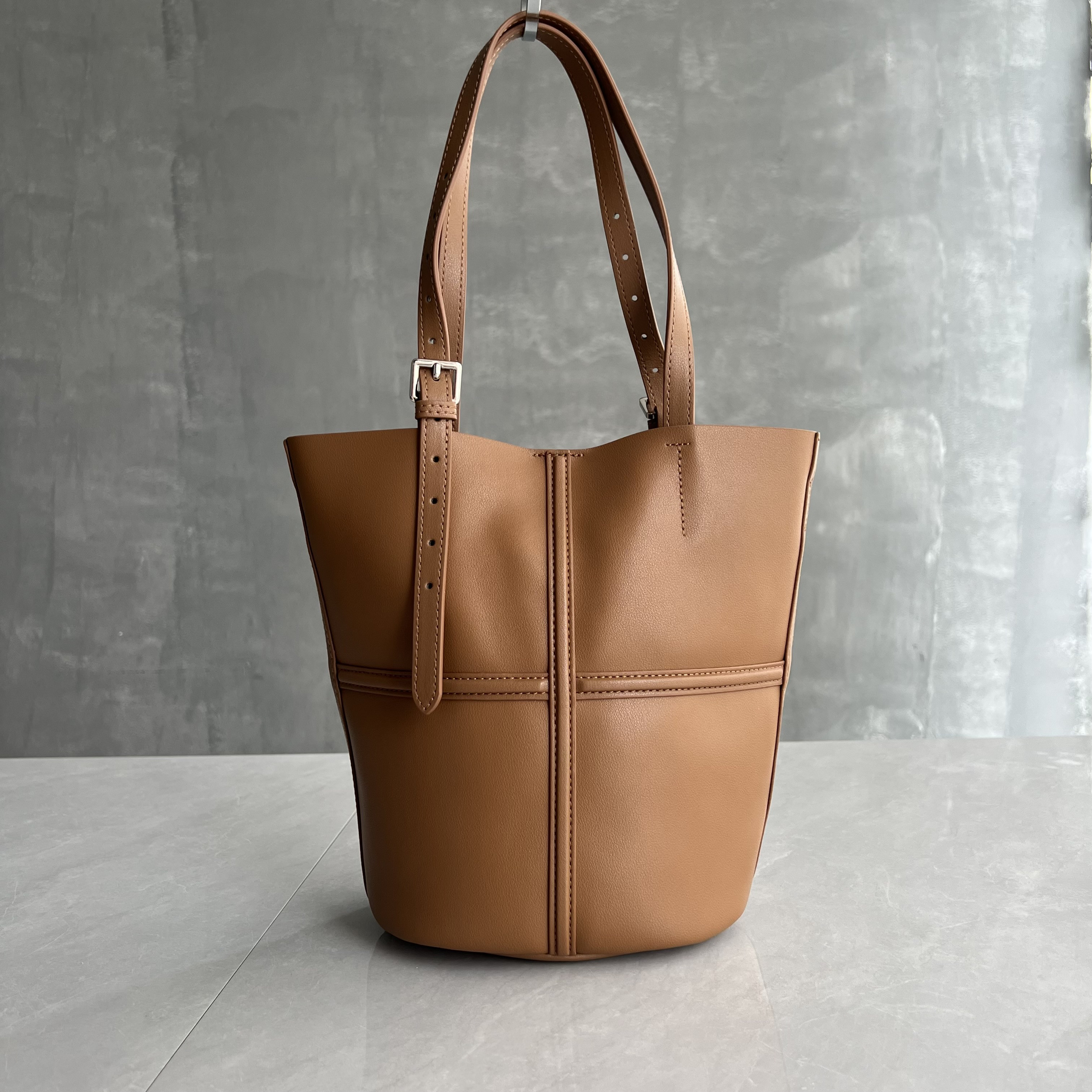 本革ソフト革手提げ脇の下トートバッグ通勤大容量ワンショルダーバッグ
