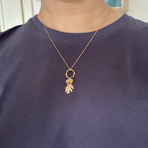 アンティークサフィレットビーズ入りどんぐりネックレスシルバー18Kメッキ