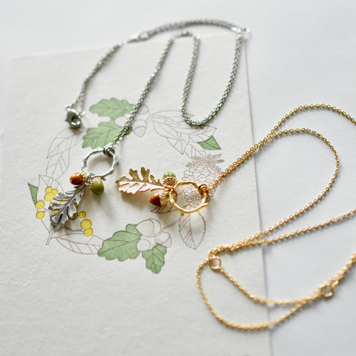 ゴールド ドングリネックレス