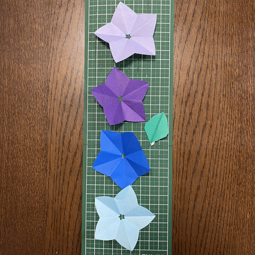 ききょう 桔梗 キキョウ 秋 花 お月見 ハンドメイド 折り紙 壁面飾り