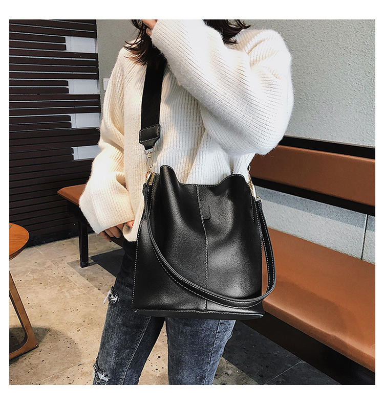 女性の2025新型のファッション大容量のバケツかばんかばん韓国版の広帯域の肩のショルダーバッグ斜め