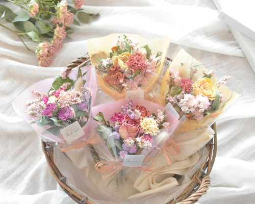 ミニブーケ₊＊プレゼントブーケ＊プチギフト＊ドライフラワー