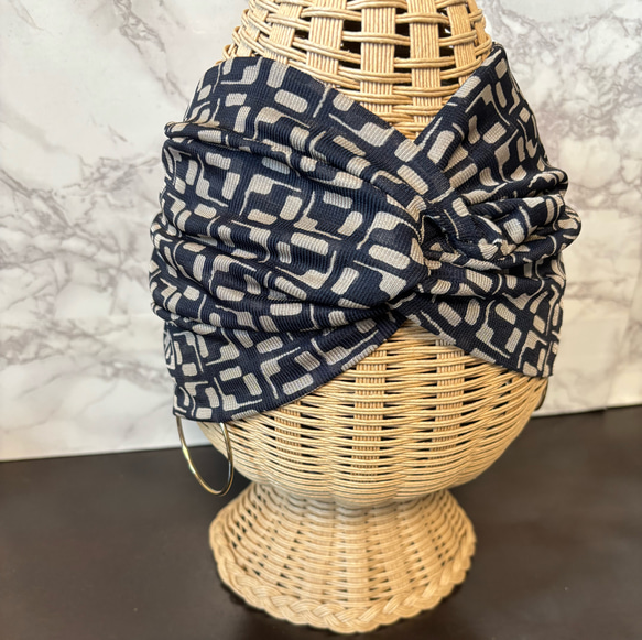 高級 柔らか チュールニット 幾何学スクエア 超幅広 ターバン ヘアバンド 1枚目の画像