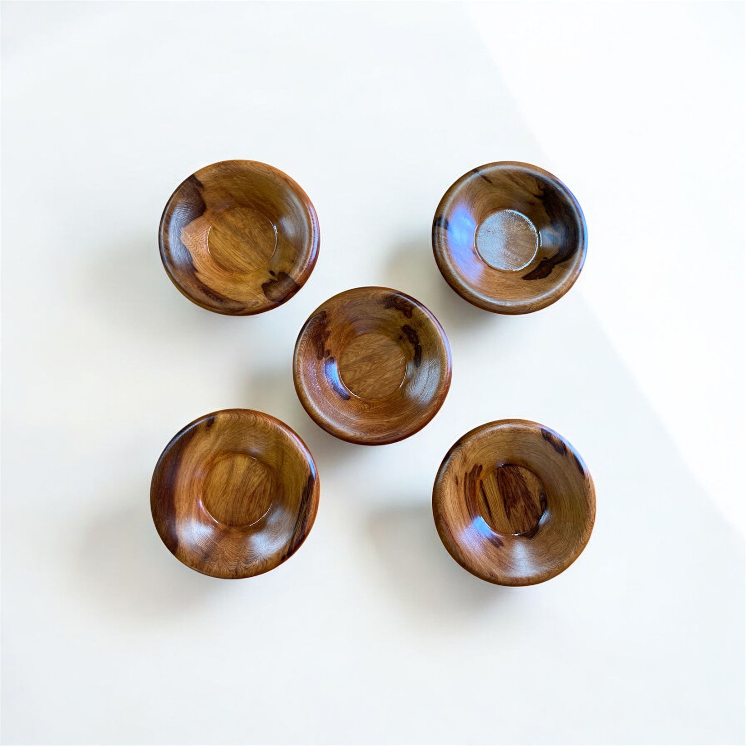 今月の1点もの | 悠久の銘木 屋久杉の上品なコースター (5枚セット)